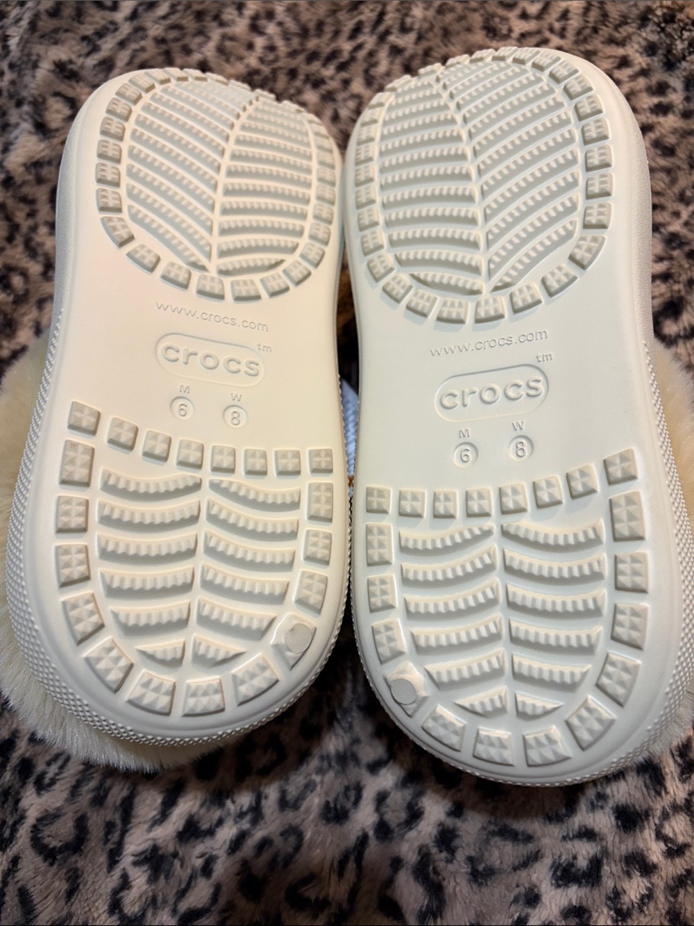 CROCS Furever Crush Plush Lined Clogs - Cream - Picture 4 of 6